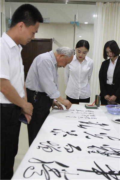 河北誠促會誠信萬里行走進邯鄲耀騰企業管理咨詢集團 郝小學